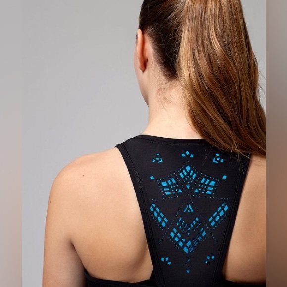 ivivva Black & Kayak Blue Train With Strength Tank - Picture 3 of 11